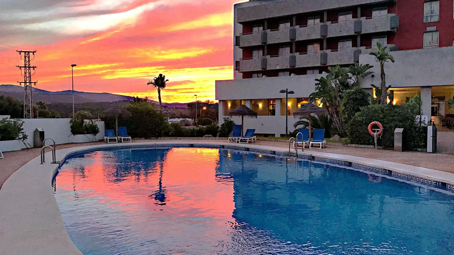 Hotel Montera Plaza Los Barrios 4*,