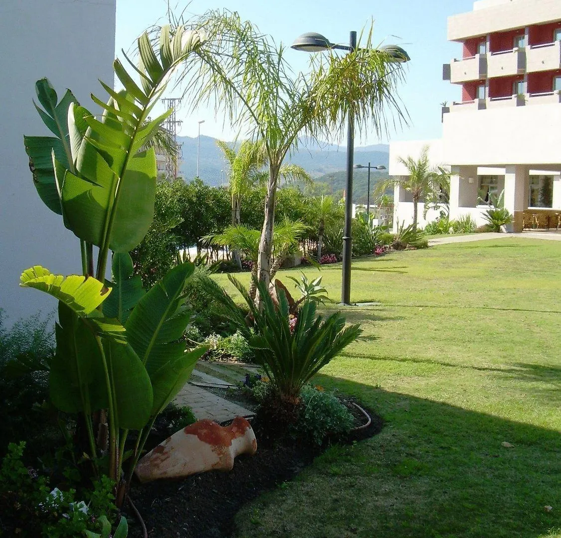 Hotel Montera Plaza Los Barrios 4*,