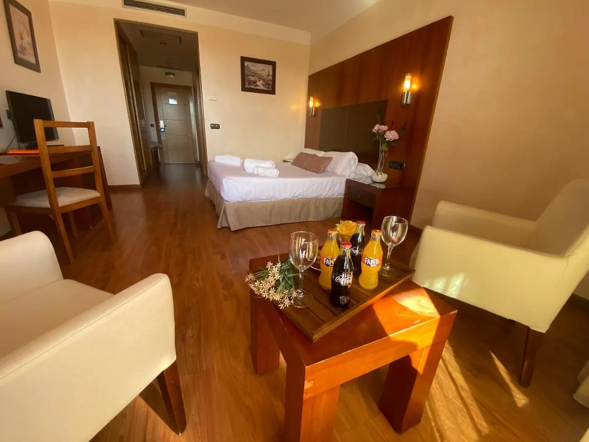 Hotel Montera Plaza 로스바리오스